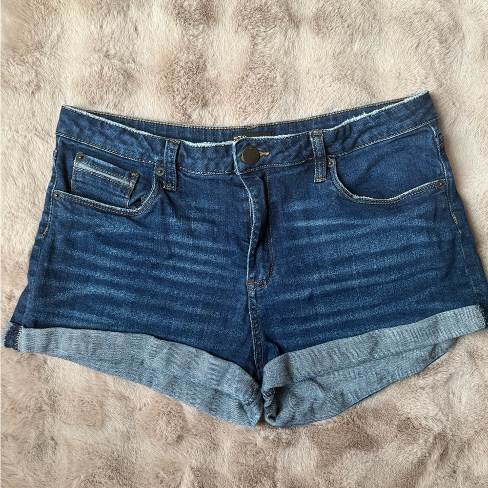 STS Blue denim shorts, size 30